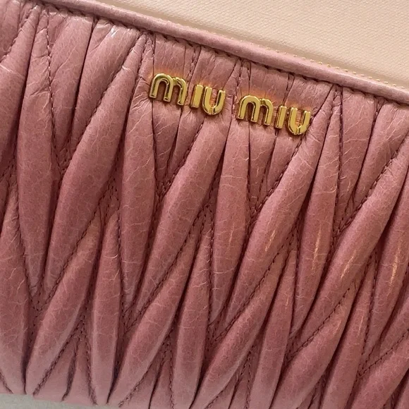 Miu Miu 100% authentic Rose Quilted Wallet
